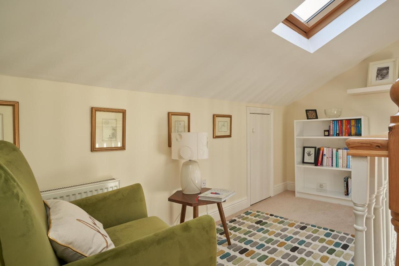 'home From Home', Luxury, Private Secure House Holiday home *